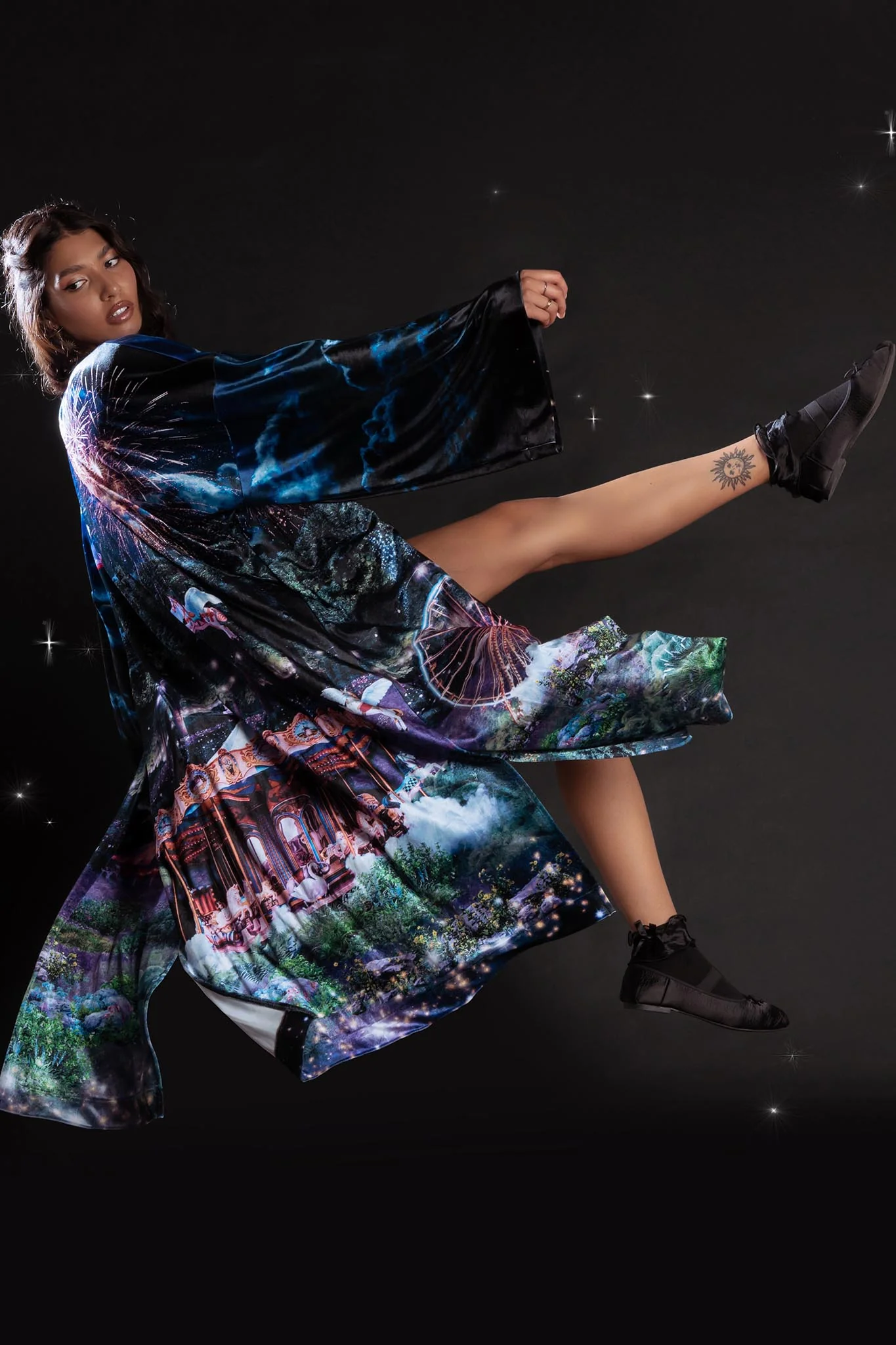 Merry-Go-Gallop Velvet Split Kimono - Image 7