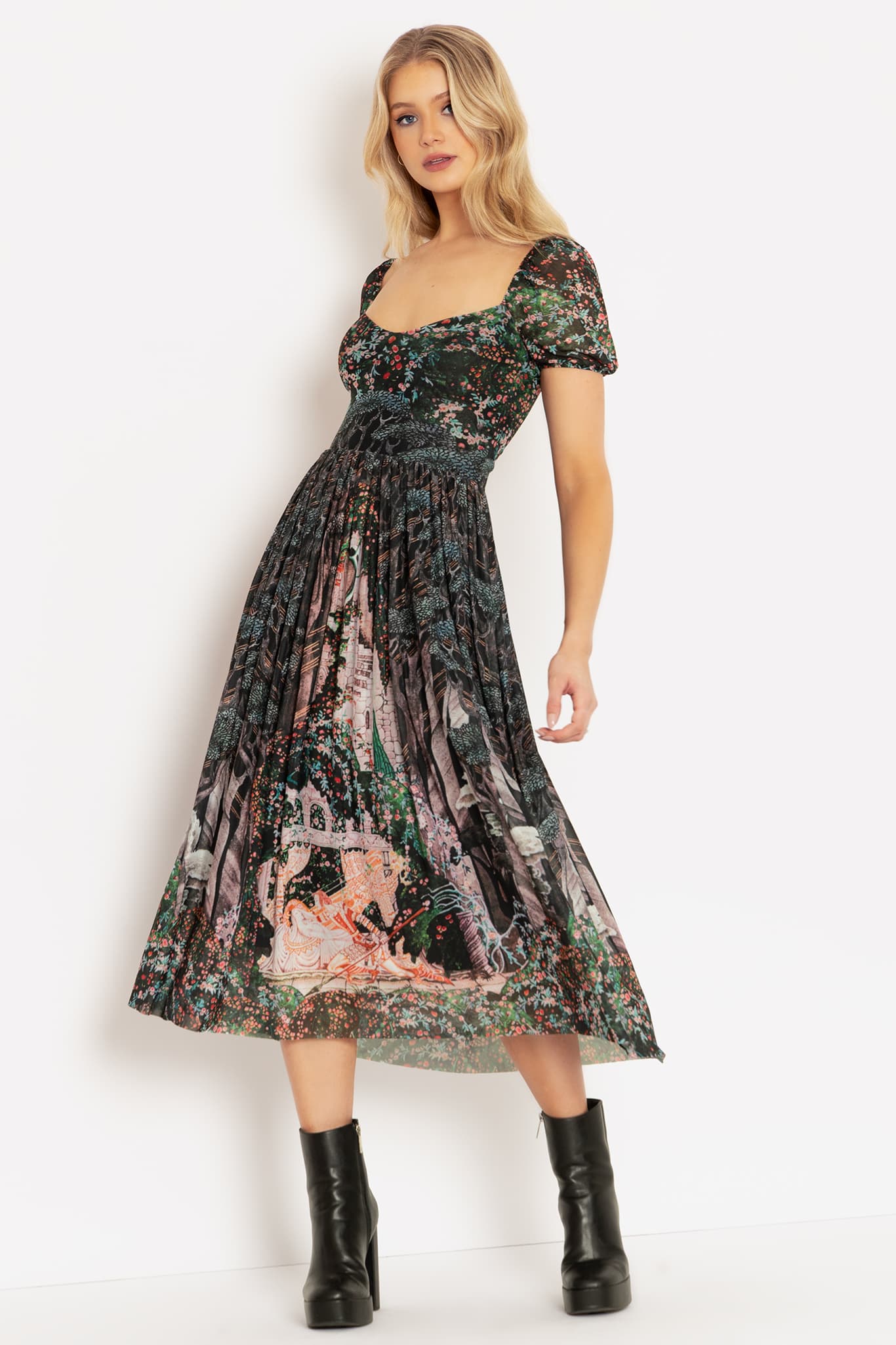 Nielsen Sleeping Beauty Short Sleeve Midaxi Dress - Image 6